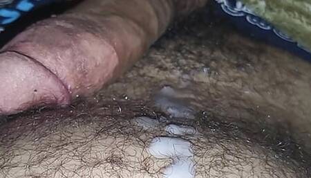 masturbation of a Moroccan in bed, happy ending