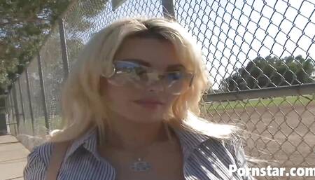 Threesome with three blonde pussy licking lesbian