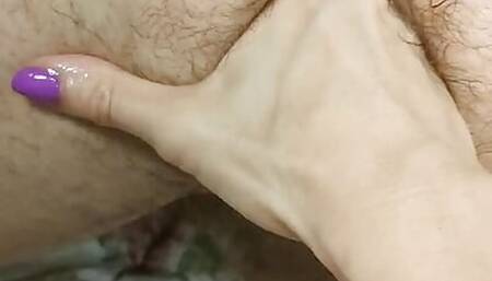 She fuck my ass with all fingers