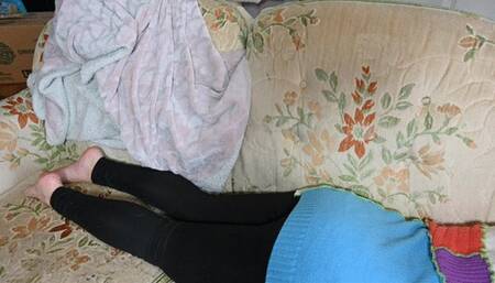 I worship Dylans feet while they ignore me (720)