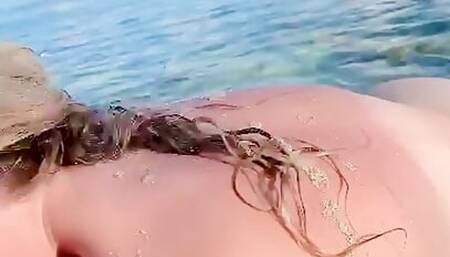 EMILY ROSE AND JAMES - EMILY ENJOYS SUCKING JAMES BBC CLOSE TO CAM OUTDOOR ON JAMACIAN BEACH