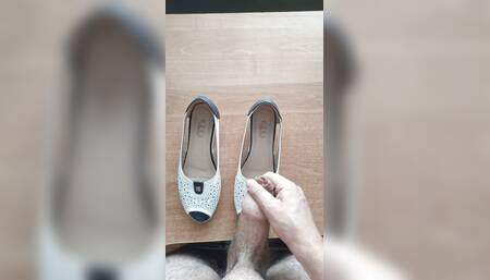 Cum in moms sandals