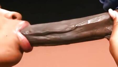 Black Couple Knows How to Reach Sexual Pleasure