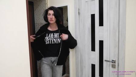 SALMA - Do you like the taste and smell of my feet? (4K)