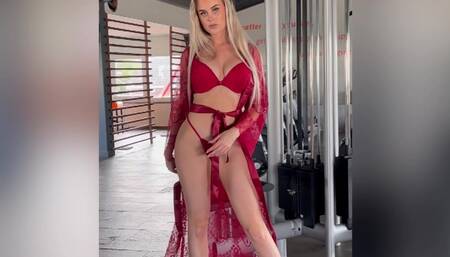 I’m ready for the gym. Would you like to see me showing off my body? ????