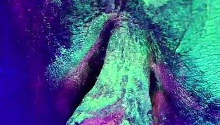 I painted my pussy with UV colors! and squirted afterwards