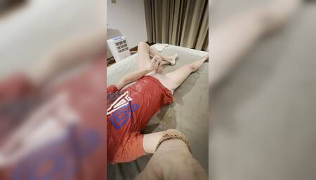 Dirtyfuckerluke extreme long piss on bed