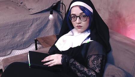 Nun Madalena Taking a Nice Cumshot Inside Her Ass, Very Naughty She Puts the Cum Out While the Priest Watches.