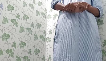 School Khatam Hone Ke Bad School Ke Washroom Me Kiya Sex