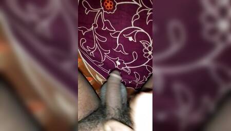 Deshi Model Israt Jahan Nomita lickage her sex video clips with her rich business man boyfriend
