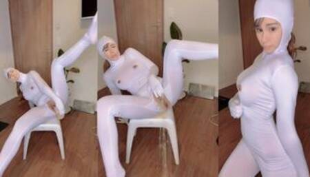 I met a guy on a website who dressed me up in a perverted way and asked me to take a video of him masturbating and calling me names. It's not a fake, it's real. Japanese / Uncensored