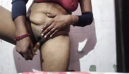 Finger dip in pussy