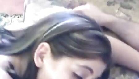 Guy gets great head from horny amateur girlfriend