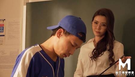 Fake-boobed brunette Su Yu Tang fucked in the classroom