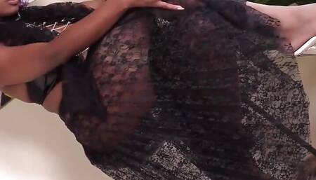 Steamy hot Janelle pissing into a large plastic tray