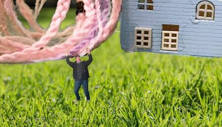 Brave Teenie Climbs Braids from Sky 4K smaller