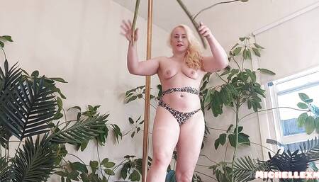 Queen Kong muscle girl poledance