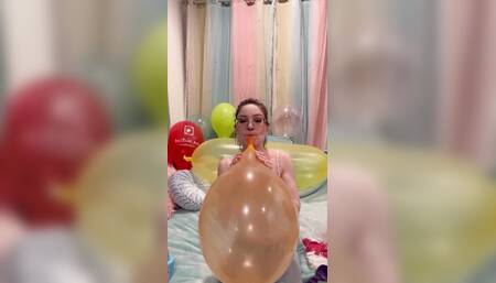 Blowing up Belbal Crystal Soap Balloons!