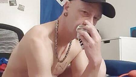 Bjoern_Voyeurs_Sub  Caged in Sniffing Task