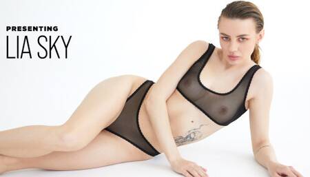 Casting Lia Sky