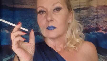 Worship your smoky curvy goddess*EVE 120s*blue glistening lips