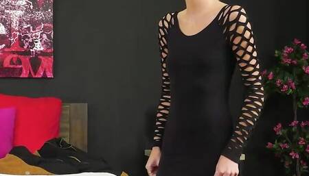 Skinny Blonde Tallie Lorain Shows Off Her Natural Body As She Masturbates With Huge Dildo