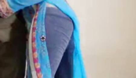 Young girl fucking bur me tel laga kar chudai