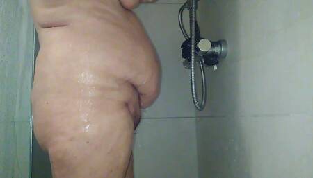 Dicke Amateur MILF Beim Duschen Gefilmt