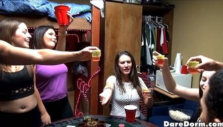 Dakota James and Lexy Villa are enjoying hardcore pound