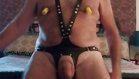10-22-23 icumoveru enjoys some early morning leather fun