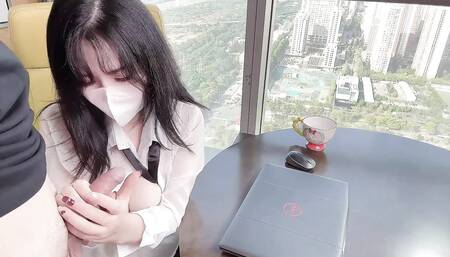 Pure Secretary Is Actively Dedicated to the Boss for Promotion and Salary Increase