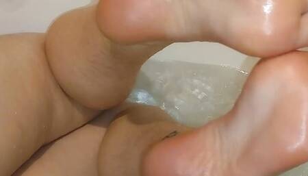 Showing my feet in the bathroom for my favorite subscribers close-up