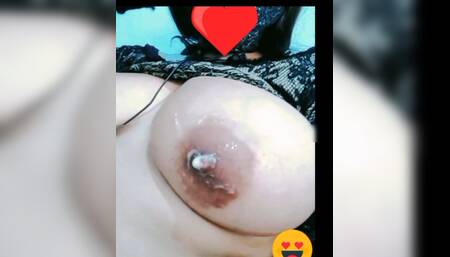 Horny women like to play boobs and pussy