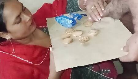 Desi girl eating sperm bhai ka lund chus kar mal nikala biscuit par chudai
