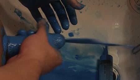 Inject 400ml paint into the bladder