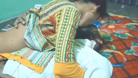 Indian Kissing Mature MILF Cannot Resist the Young Guy