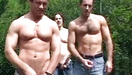 Hard bodied brunette beauty has an oral orgy outdoors, takes facials