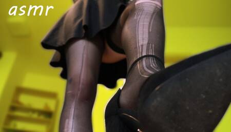 Mean Dancer makes you Clean her Sweaty Feet after Show