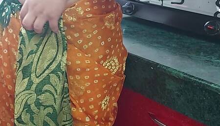Virgin maid fucking by boos.virgin maid ki seel d di shab ne sari paticot uta ke mota land gussa diya.