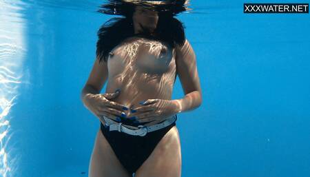 Great atmosphere swimming pool session Lia Ponce