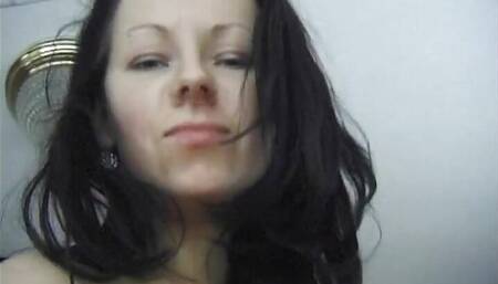 I film with the phone the brunette Elisabeth an