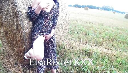 Exhibitionist Girl, Masturbating on the Field, Flashing in Public Exposing My Breasts Elsarixterxxx