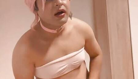 Sissy Femme Sandy strips and dance