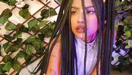 Sexy Ebony Girl Fuck her self till she see her Squirt