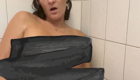 ????????*EXTRA LANG*???????? 6 MINUTEN GEILESESSIE ????????️ *BUTTPLUG+VIBRATOR* Ik heb gister zoon wilde nacht gehad in de douche????