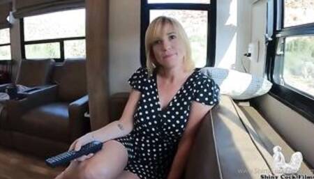 Jane Cane – Good Mom’s Never Kiss & Tell