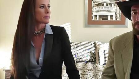 Real State Agent Sofie Marie Penetrated By Two Huge Cocks