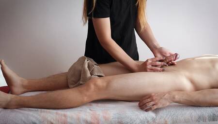 I go for massages regularly, but this is the first time I've encountered something like this. What should I tell my wife at home