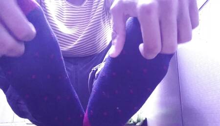 HAVING A GREAT TIME WITH MY DICK AND FEET