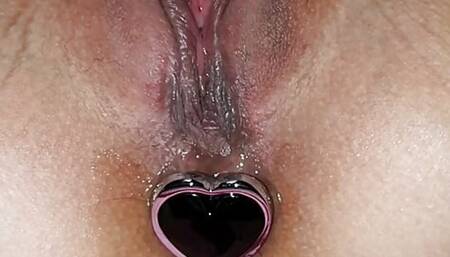 Look how her asshole is doing when she cums.  Your comment s will help us continue